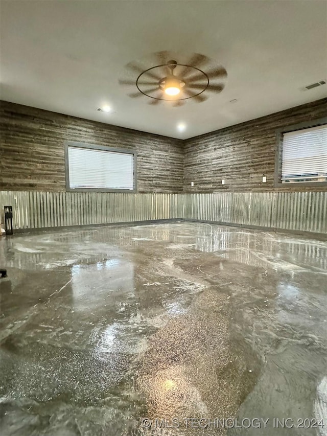 114399 Oak Rd, Eufaula, OK 74432 - unfurnished room featuring visible vents and a ceiling fan