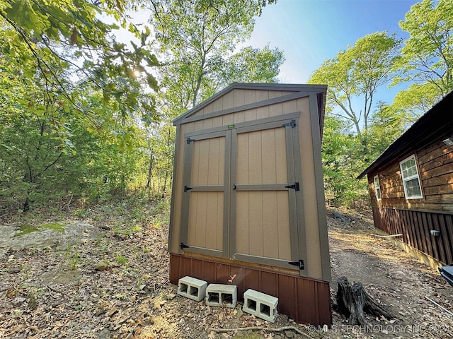 view of outbuilding