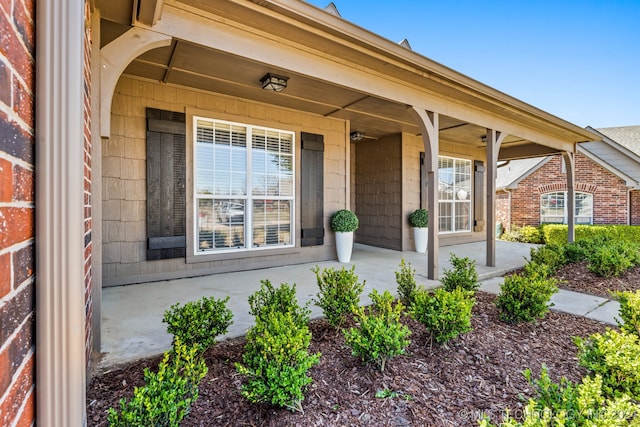 doorway to property with covered porch