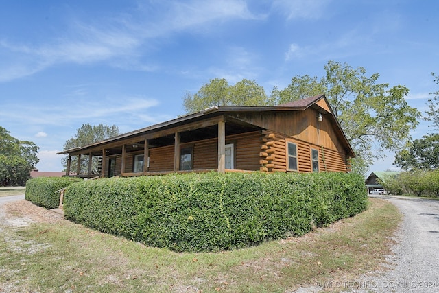 view of side of home