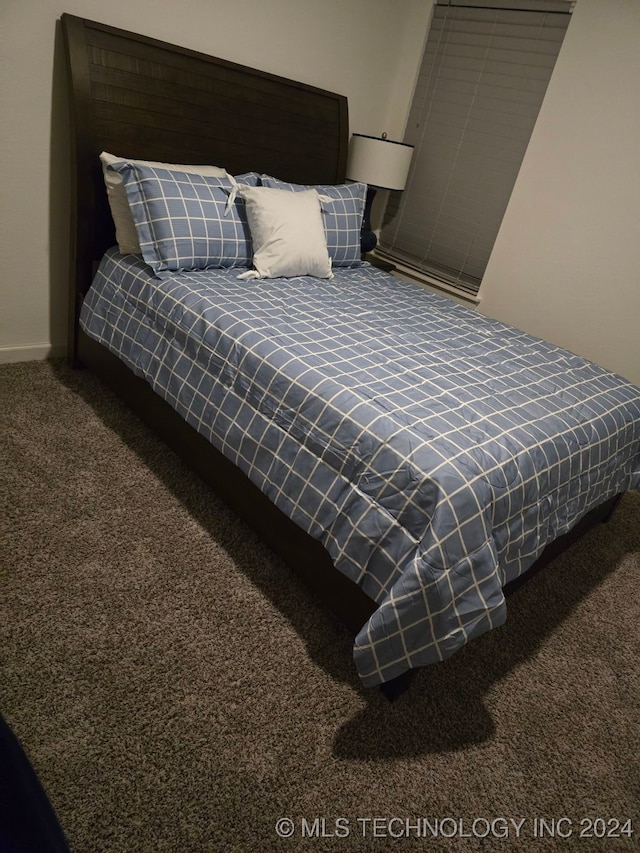 bedroom featuring carpet floors