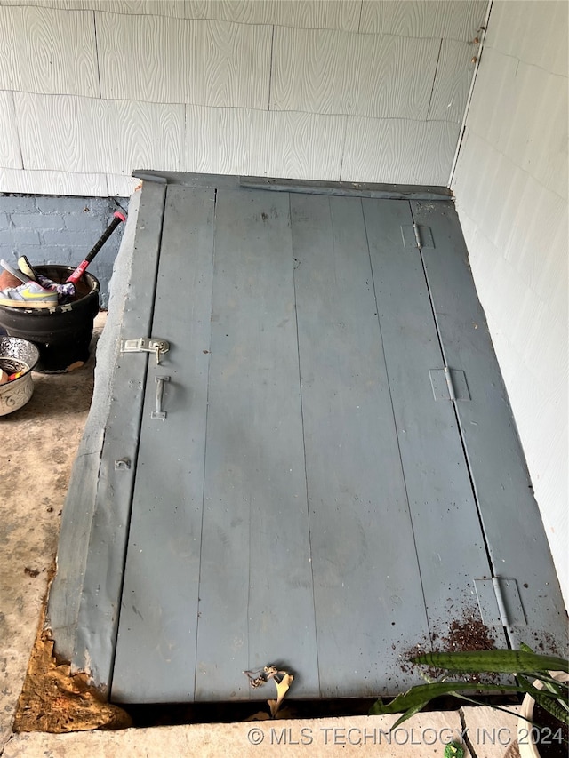 view of entry to storm shelter