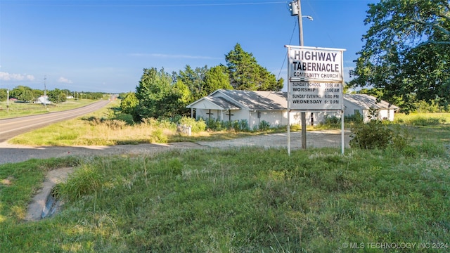 view of surrounding community