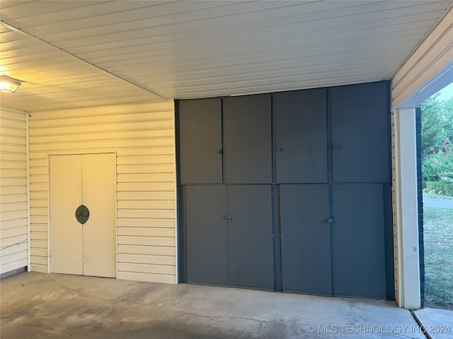 1335 N Mcfarland Pl, Claremore, OK 74017 - view of garage