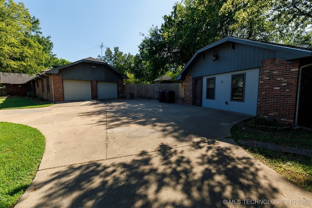 view of front of home featuring a garage