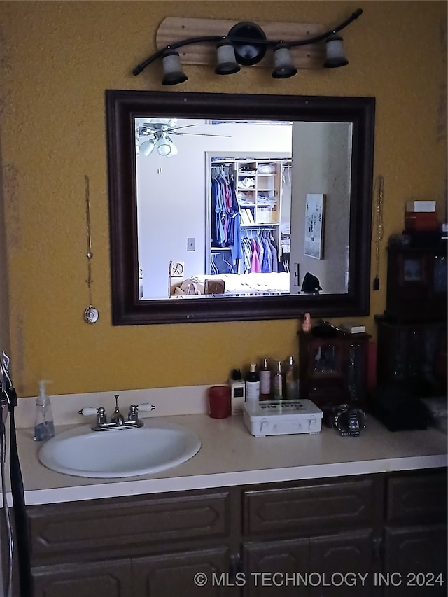 bathroom featuring sink