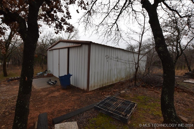 view of outdoor structure