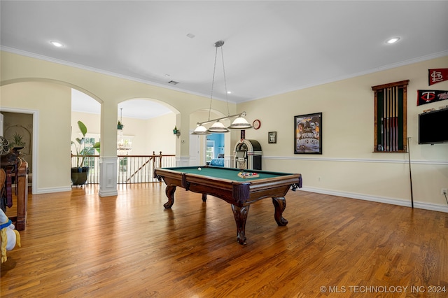 playroom featuring billiards, ornamental molding, and wood-type flooring