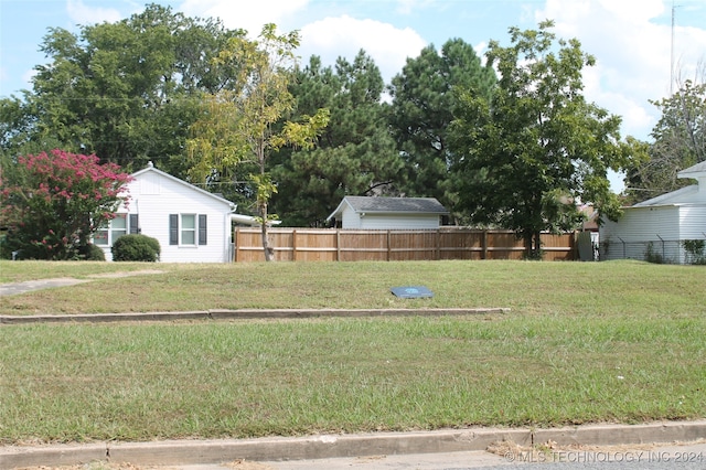 Listing photo 3 for 301 E Jackson, Mcalester OK 74501