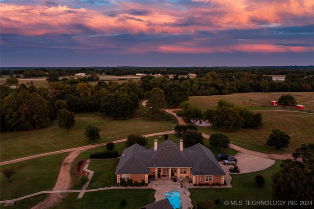 view of aerial view at dusk