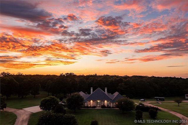 view of aerial view at dusk
