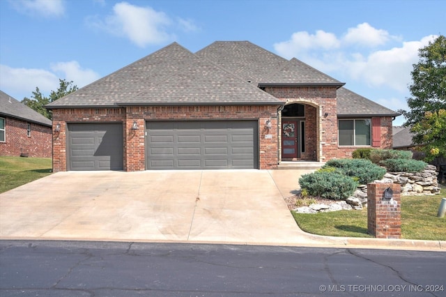 view of front of house featuring a garage