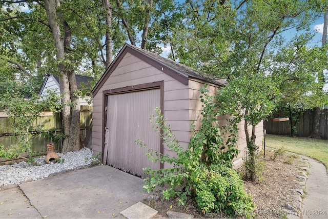 view of outbuilding