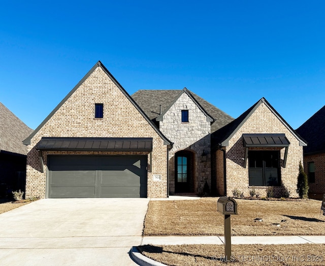 view of front facade with a garage