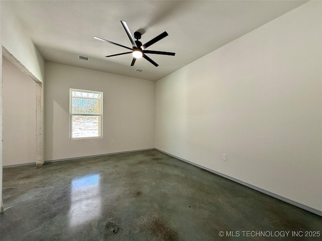 empty room with ceiling fan