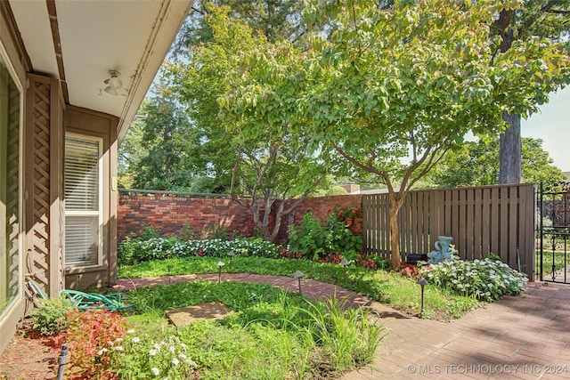 2116 E 59th Pl Unit 4F, Tulsa, OK 74105 - view of fenced backyard