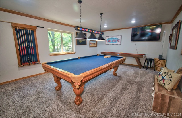 playroom featuring carpet flooring, crown molding, and billiards