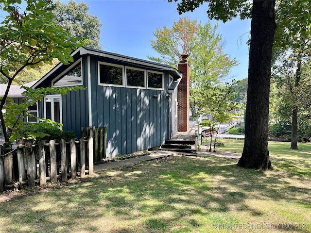 exterior space featuring a yard