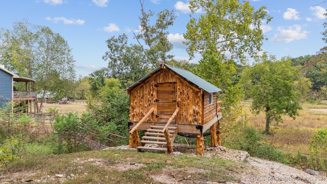 view of outbuilding