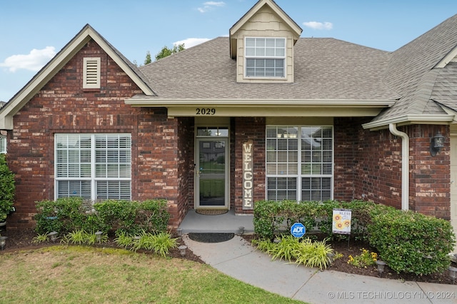 view of front of home with a front yard