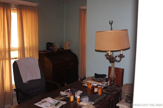 512 N 4th St, Henryetta, OK 74437 - view of office area