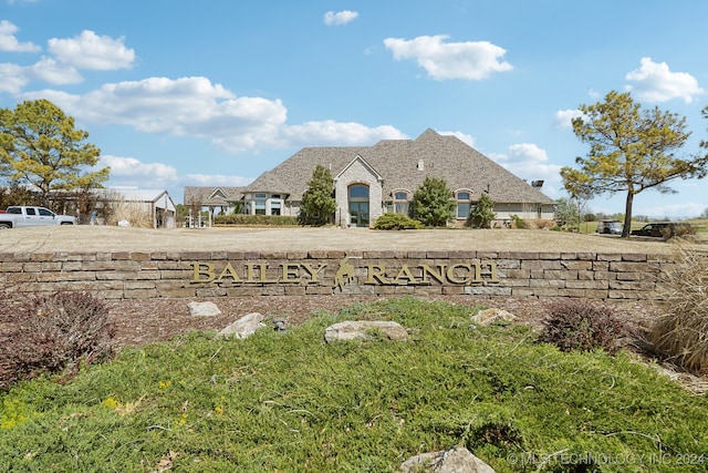 view of front of property