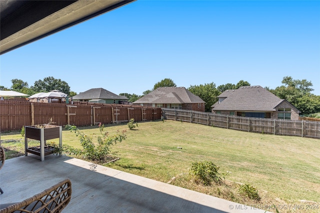 view of yard with a patio