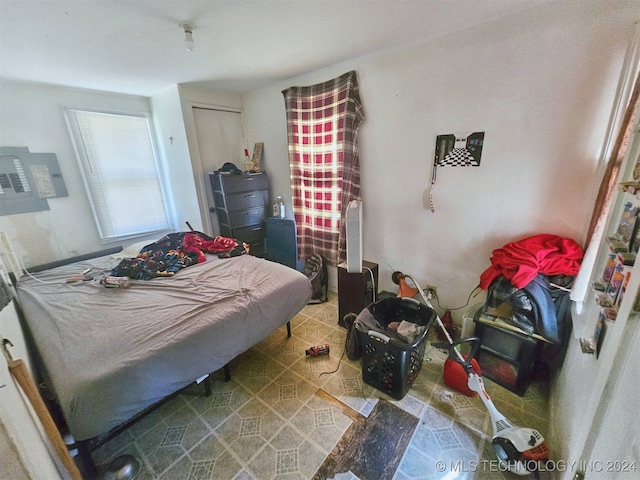 bedroom featuring a closet