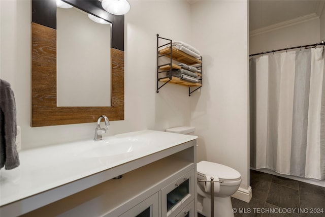 bathroom with toilet, tile patterned flooring, a shower with curtain, crown molding, and vanity