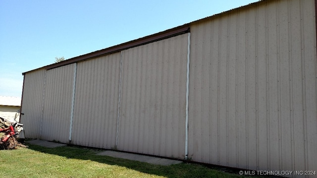 view of outdoor structure