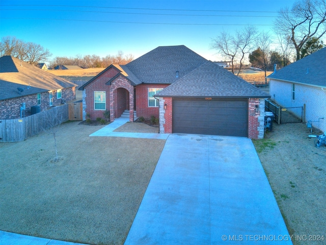 view of front facade with a garage