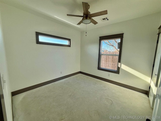 unfurnished room featuring ceiling fan