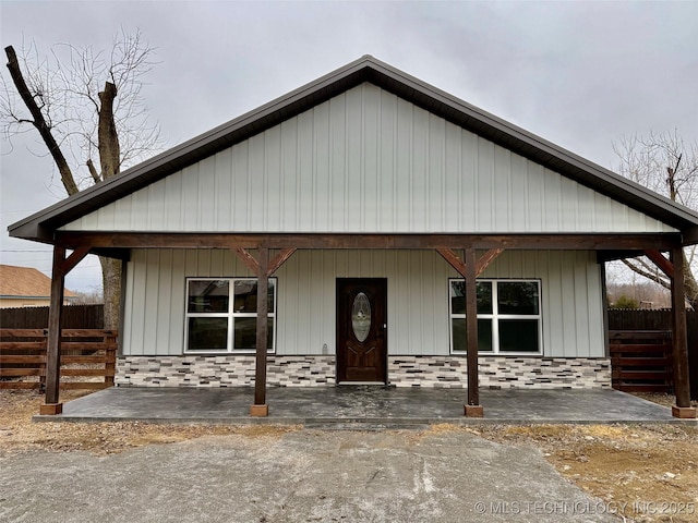 view of front of house with a porch