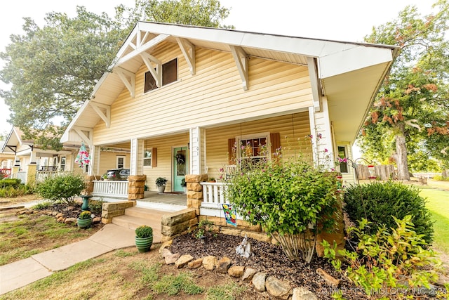 view of front of house featuring covered porch