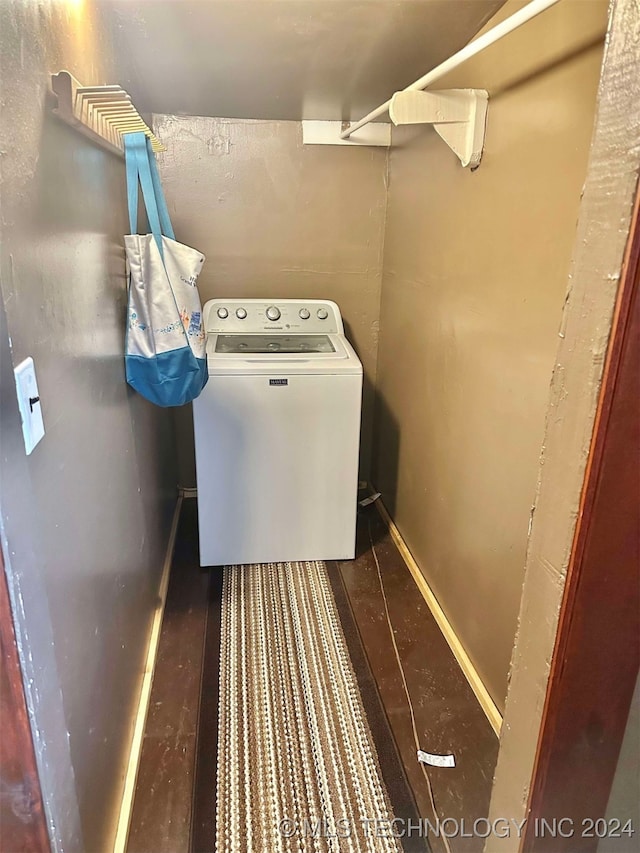 laundry area featuring washer / clothes dryer