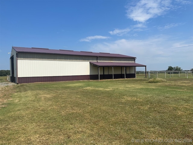 exterior space featuring a lawn