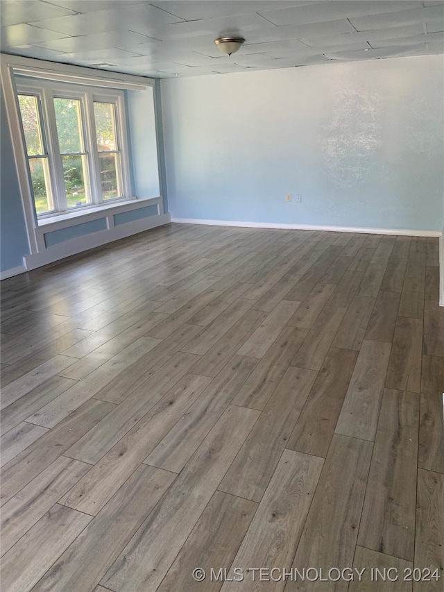 spare room featuring light hardwood / wood-style flooring