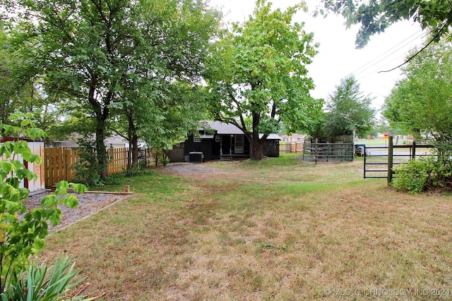 516 W Fox St, Tahlequah, OK 74464 - view of yard