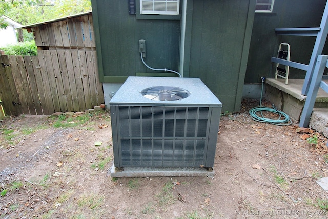 516 W Fox St, Tahlequah, OK 74464 - exterior view of a central air condition unit