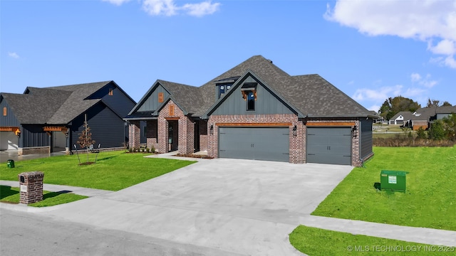 craftsman-style home featuring a front lawn