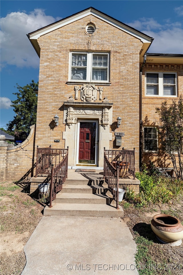 view of front of house