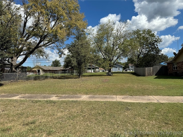 Listing photo 2 for S Osage Ave, Okmulgee OK 74447