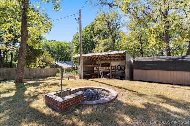 view of yard featuring a storage shed