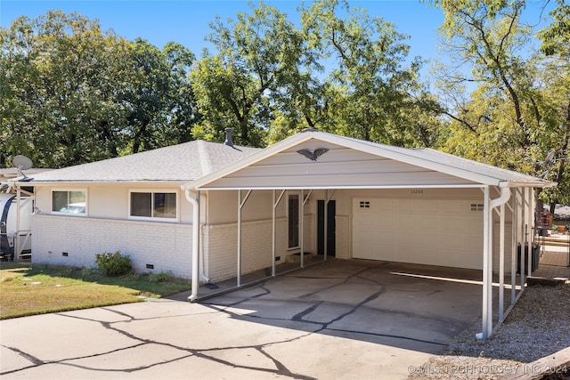 single story home with a carport