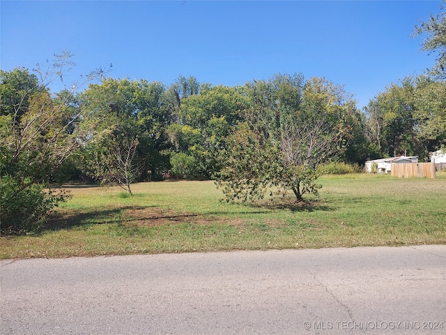 Listing photo 2 for 5 N 7th St, Vinita OK 74301