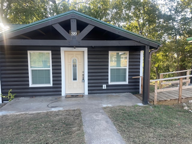 view of front of property