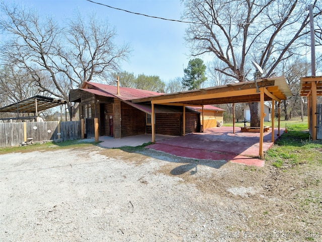 view of front of property