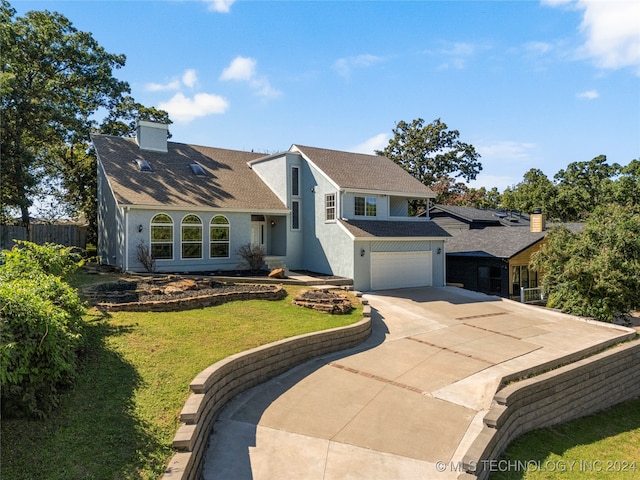 view of front of property with a front lawn