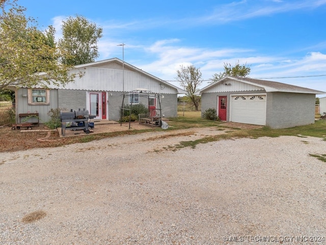 view of front of property