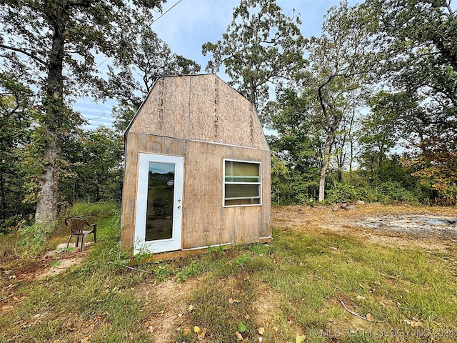 view of outbuilding